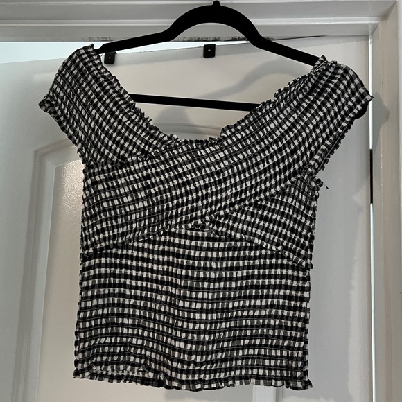 Revolve Bowman Top by cupcakes and cashmere - Picture 4 of 6